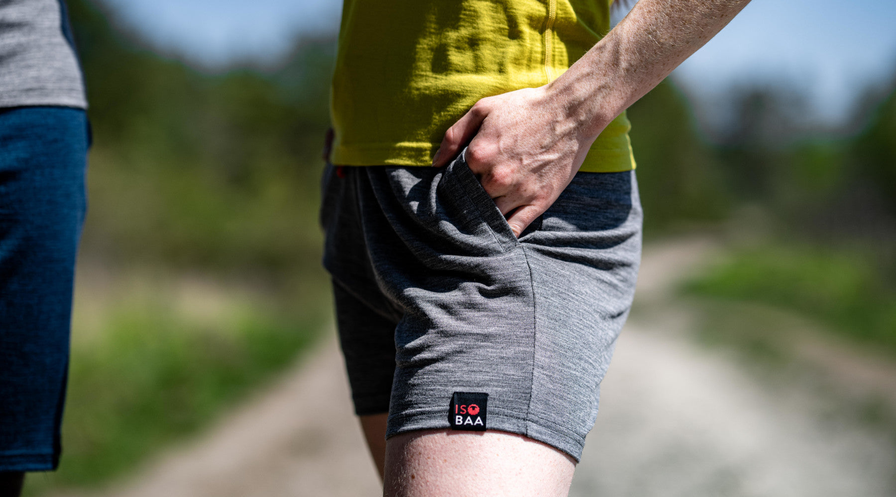 Isobaa Womens Merino 200 Shorts (Charcoal)