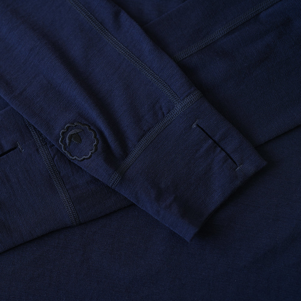Isobaa | Mens 160 Merino Active Long Sleeve Crew (Navy) | Elevate your active wardrobe with our Men's 160 Merino Active Long Sleeve Crew, expertly crafted from 160g 18.5 micron superfine merino wool