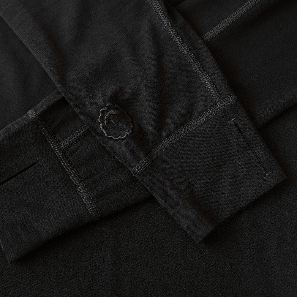 Isobaa | Womens 160 Merino Active Roll Neck (Black) | Embrace the chill in style with our Women's 160 Merino Active Roll Neck, crafted from 160g 18.5 micron superfine merino wool