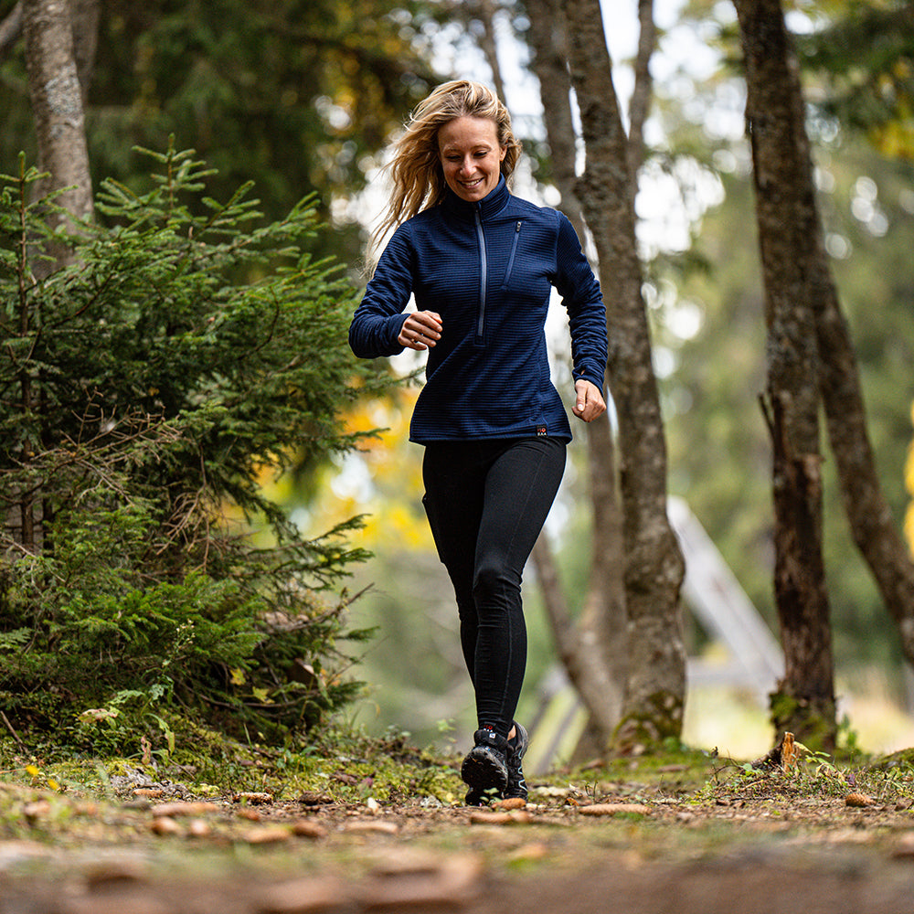 Isobaa | Womens 260 Merino Active Tights (Black) | Gear up for cold weather with the Women's 260 Merino Active Tights, designed to keep you warm, dry, and comfortable during your most demanding activities | Model: Estelle
