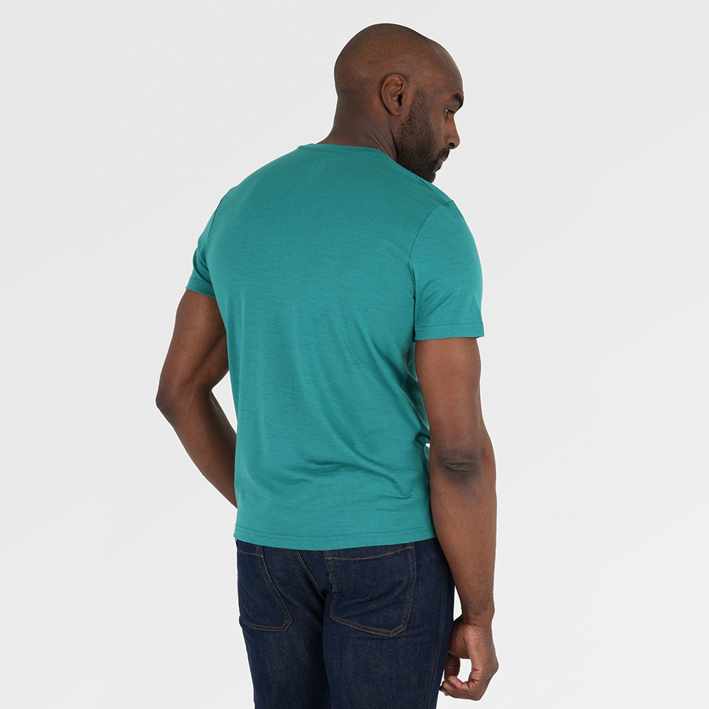 Mens Merino 150 Mountains Tee (Cadmium/Smoke) | Model: Michael