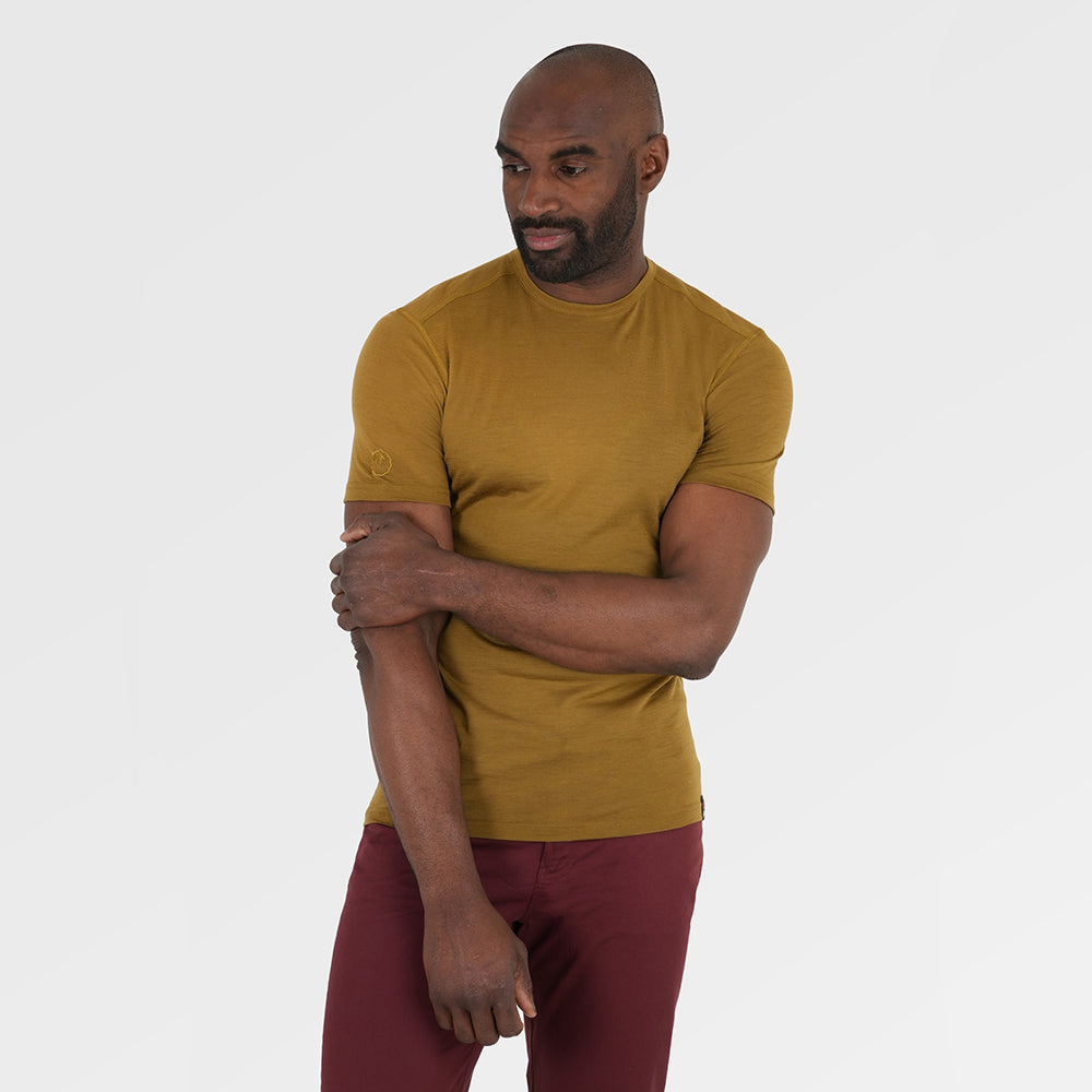 Mens Merino 150 Short Sleeve Crew (Dull Gold) | Model: Michael