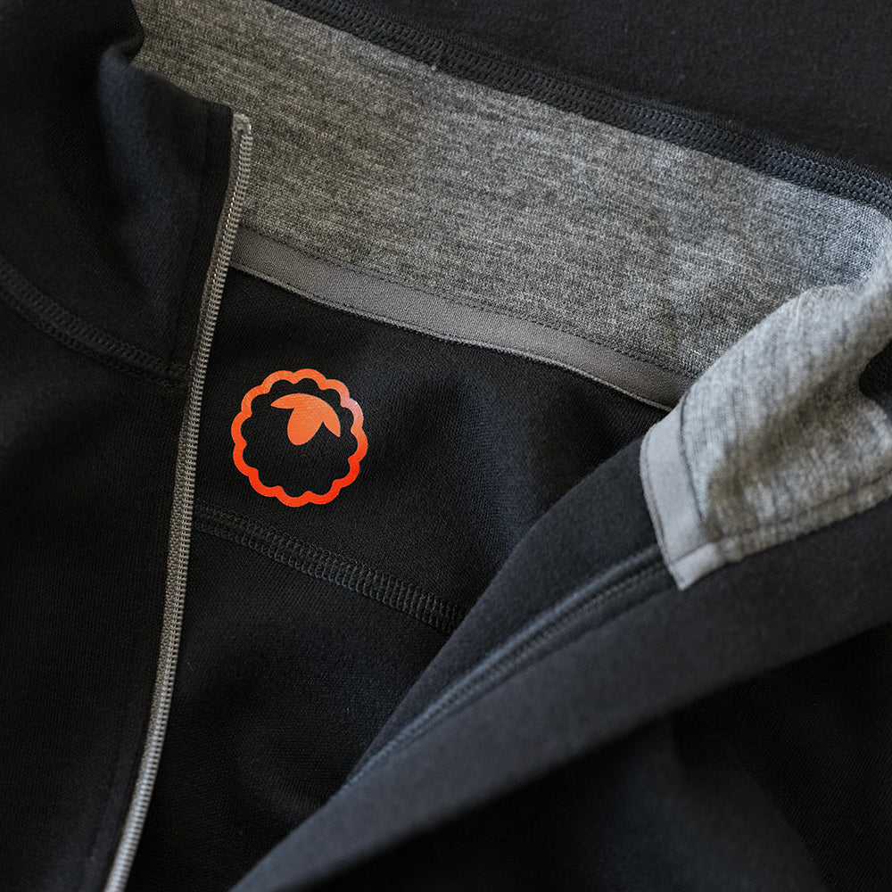 Isobaa Mens Merino 320 Long Sleeve Half Zip (Black/Smoke)