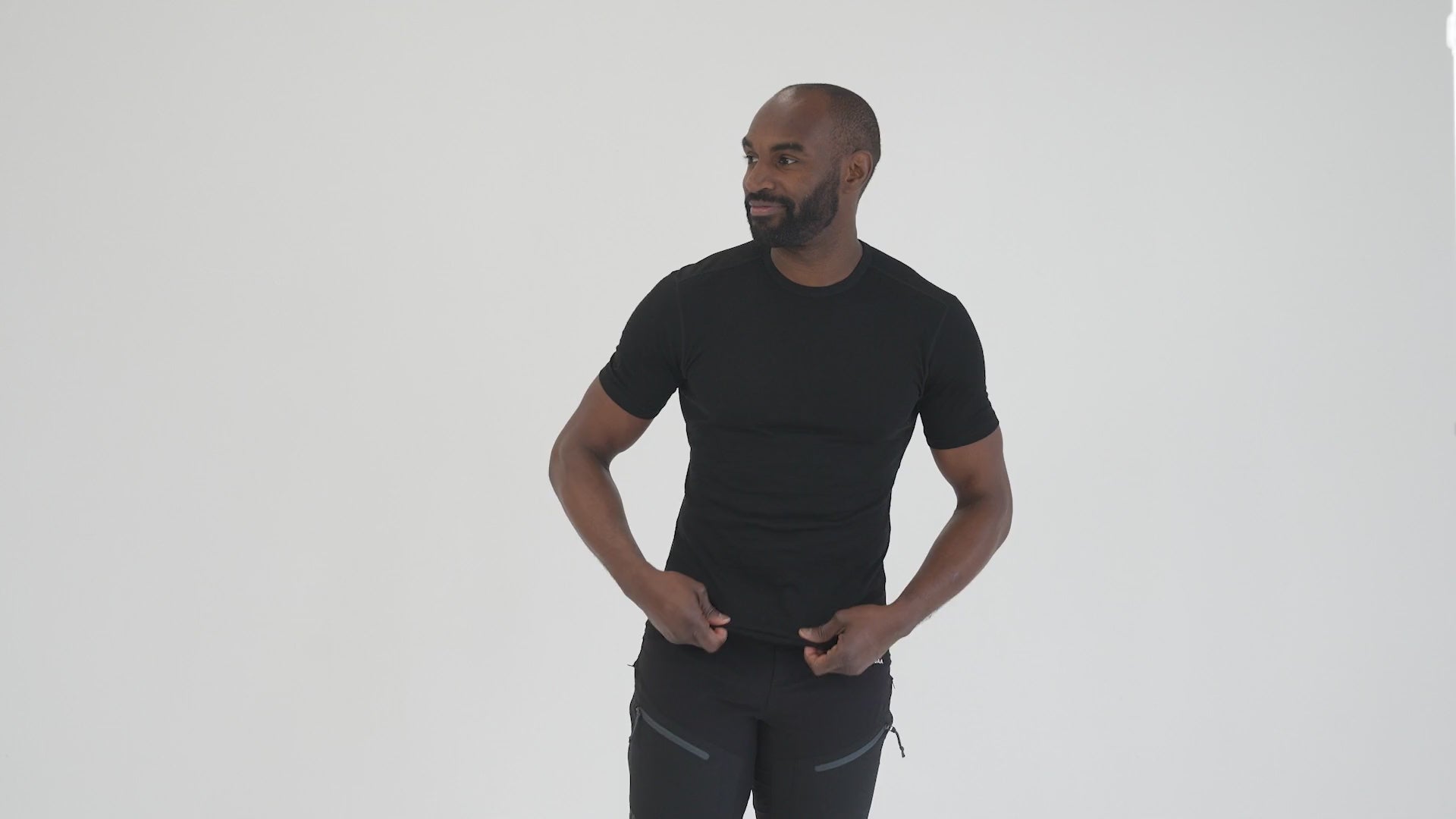 Mens Merino 150 Short Sleeve Crew (Black) | Model: Michael