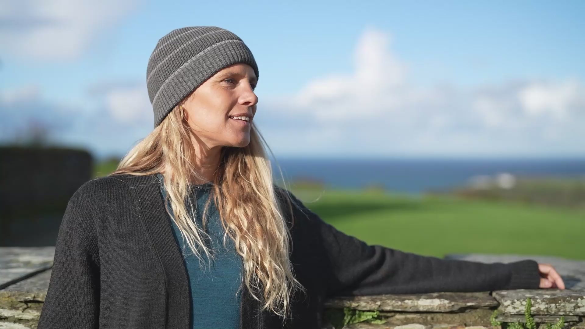 Isobaa | Merino Stripe Beanie (Smoke/Charcoal) | Wrap yourself in cosy warmth with Isobaa's Merino beanie. | align: 25% 0%