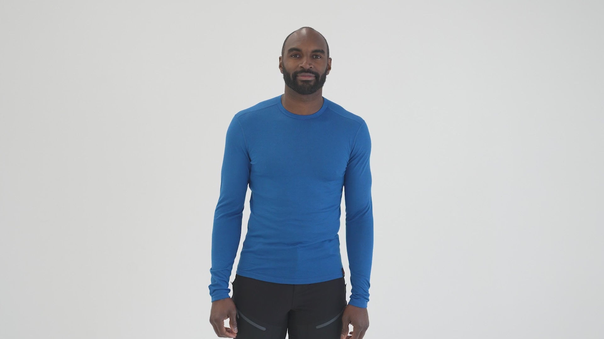 Mens Merino 180 Long Sleeve Crew (Blue) | Model: Michael