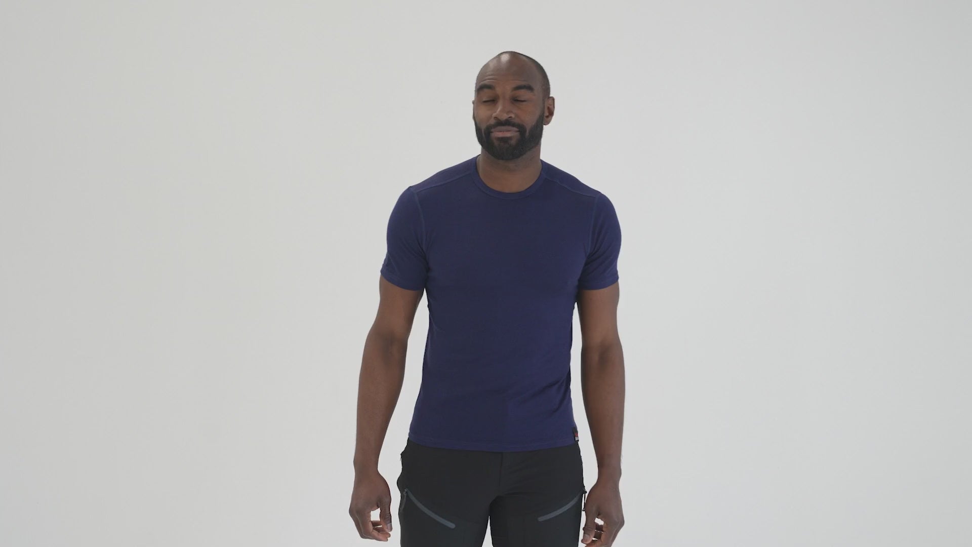 Mens Merino 150 Short Sleeve Crew (Navy) | Model: Michael