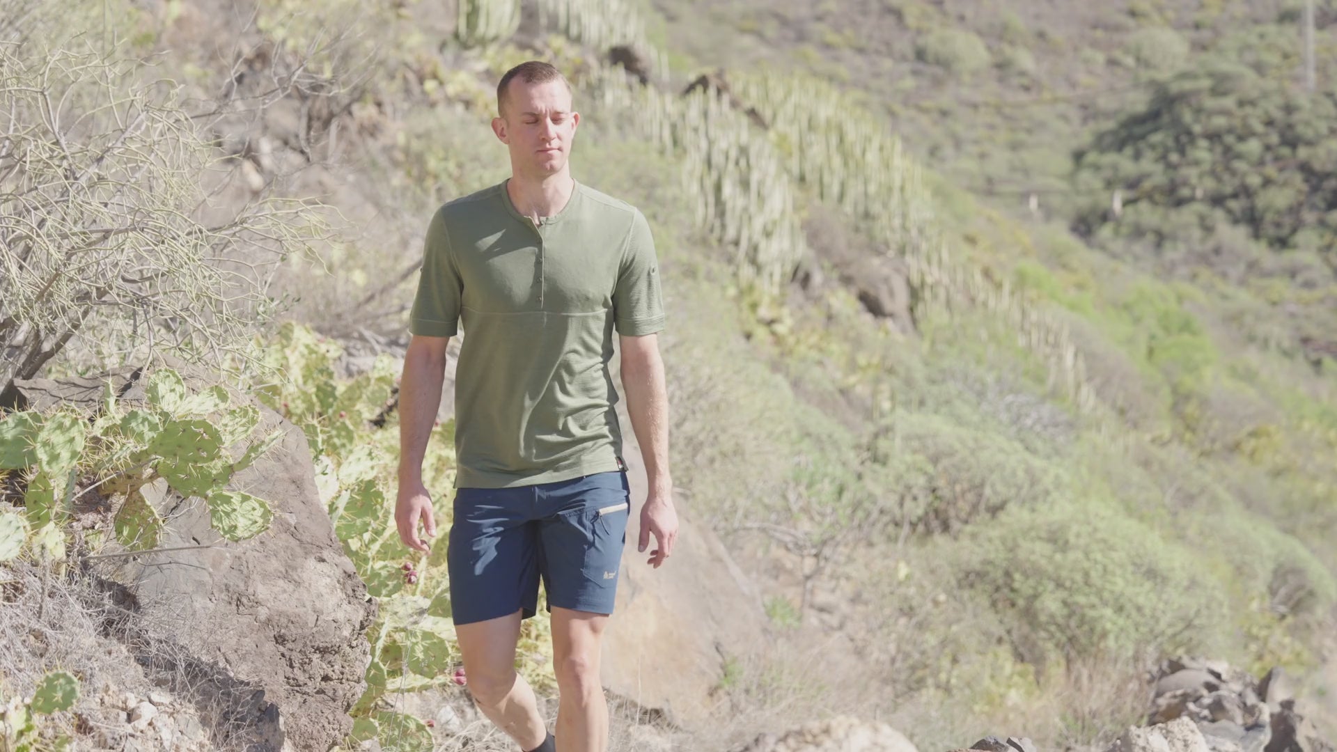 Mens 180 SS Hiking Top (Olive) | align: 25% 20% | Model: Barnaby