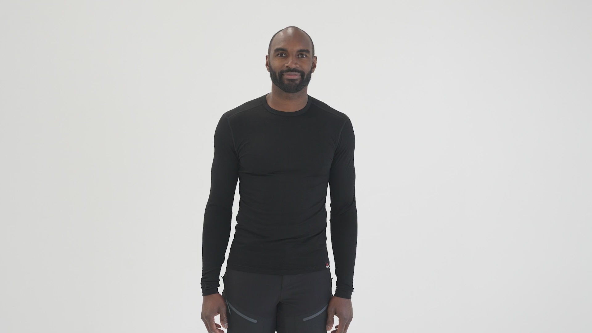 Mens Merino 180 Long Sleeve Crew (Black) | Model: Michael