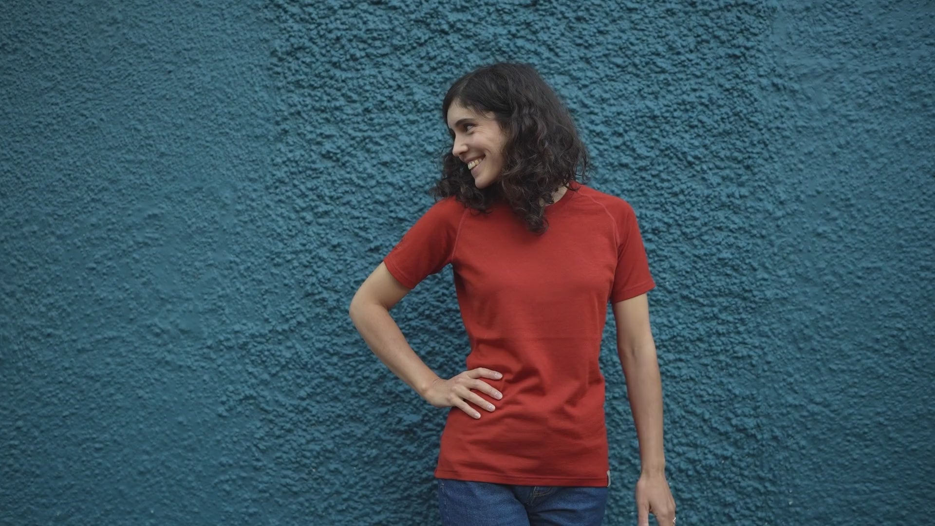 Isobaa | Womens IsoSoft 180 Short Sleeve Crew (Burnt Orange) | Performance-driven Merino short-sleeved top. | align: 55% 50% | Model: Clémentine