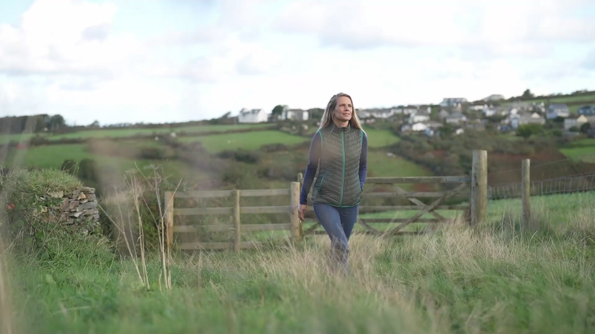 Isobaa | Womens Merino Wool Insulated Gilet (Forest/Green) | Fight the chill with our innovative Merino gilet. | align: 60% 50% | Model: Amy