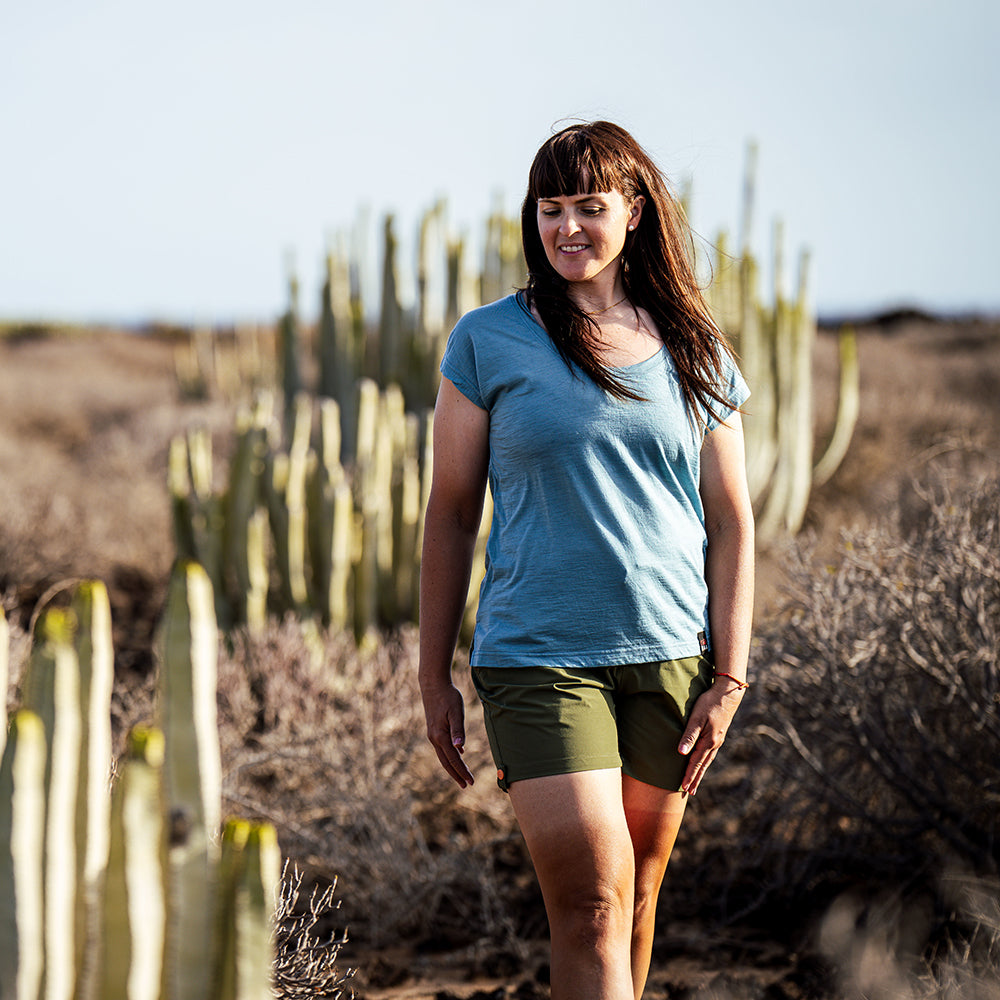 Womens 120 Ultrafine SS Scoop Top (Lagoon) | Model: Isabel