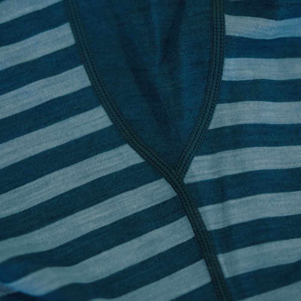 Isobaa | Womens Merino 180 Long Sleeve Crew (Petrol/Sky) | Get outdoors with the ultimate Merino wool long-sleeve top.