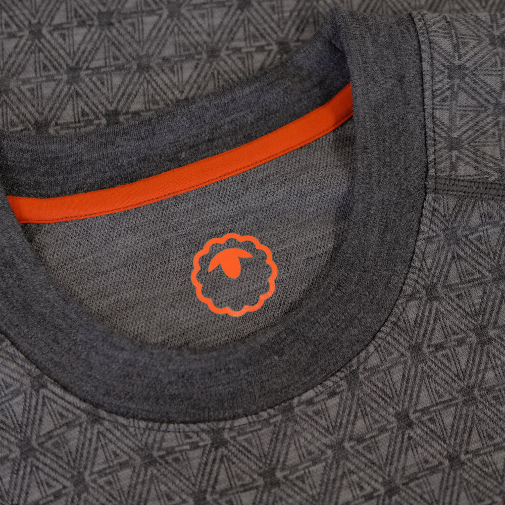 Womens Merino Blend 250 Geometric Jacquard Long Sleeve Crew (Smoke/Charcoal)