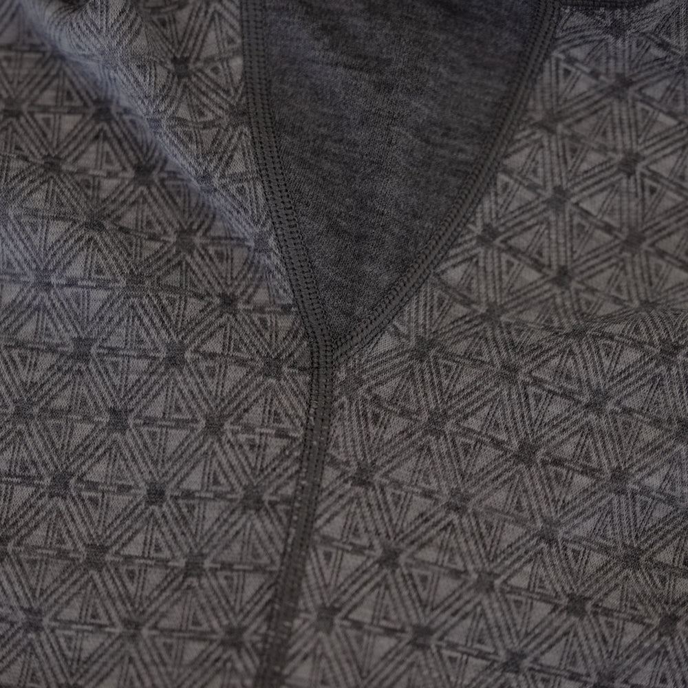Womens Merino Blend 250 Geometric Jacquard Long Sleeve Crew (Smoke/Charcoal)