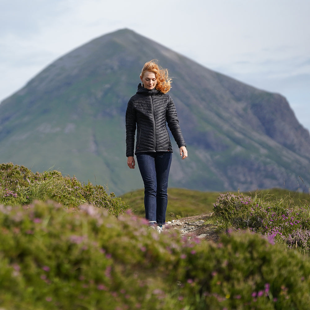 Isobaa Womens Merino Wool Insulated Jacket (Black/Smoke) | Model: Emma