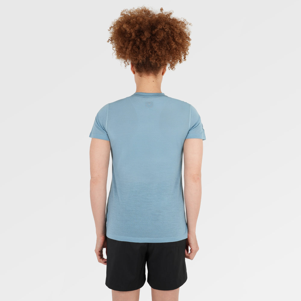 Womens Merino 150 Active Blend Short Sleeve Crew (Lagoon) | Model: Chi Chi
