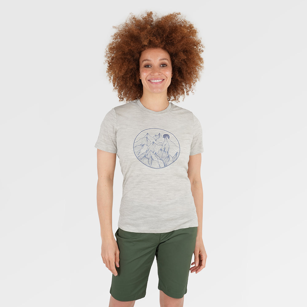 Womens Merino 150 Mountains Tee (Jute/Denim) | Model: Chi Chi