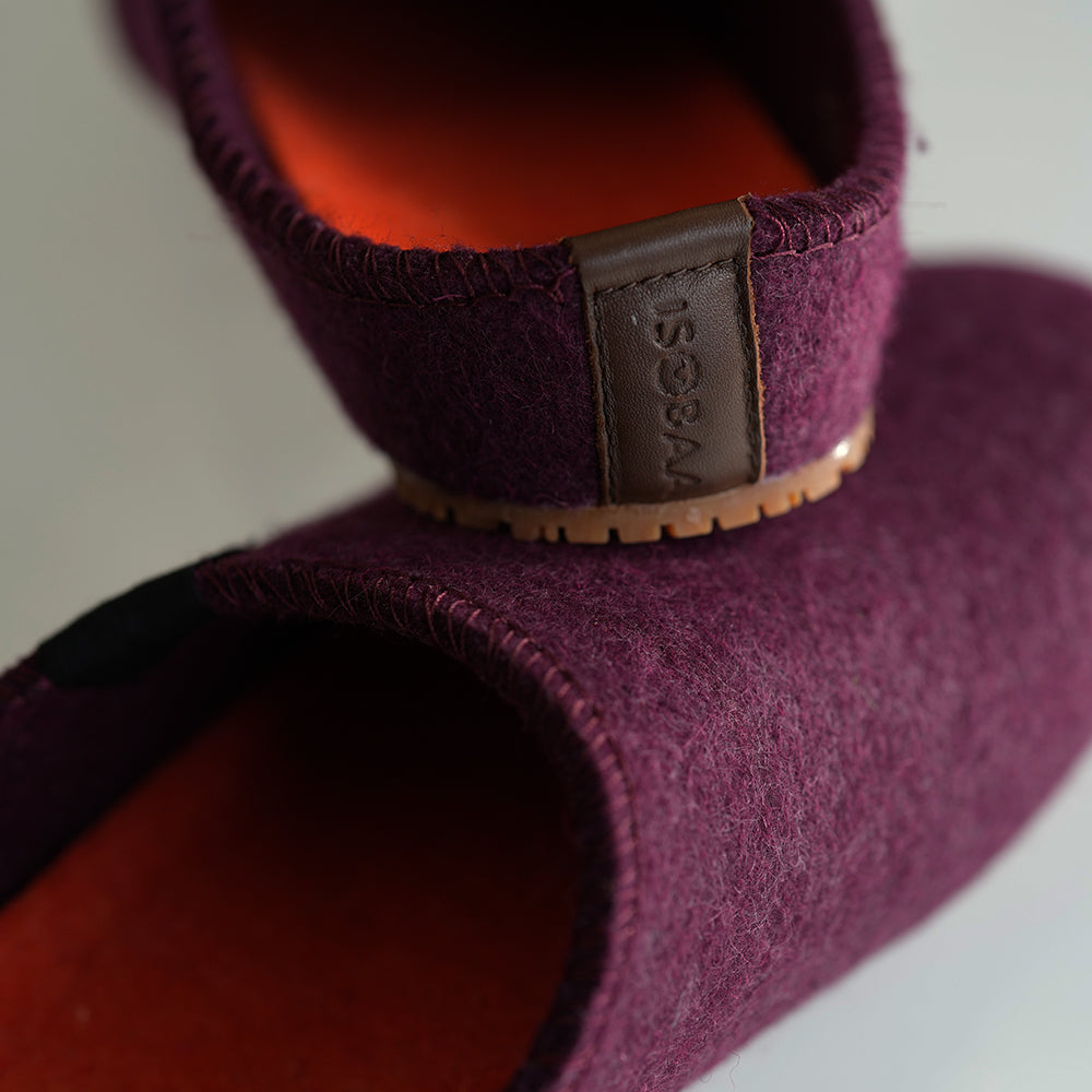 Isobaa | Merino Wool Blend Slippers (Wine/Orange) | Comfort that lasts – Isobaa's Merino blend slippers are your companions for relaxation both indoors and out.