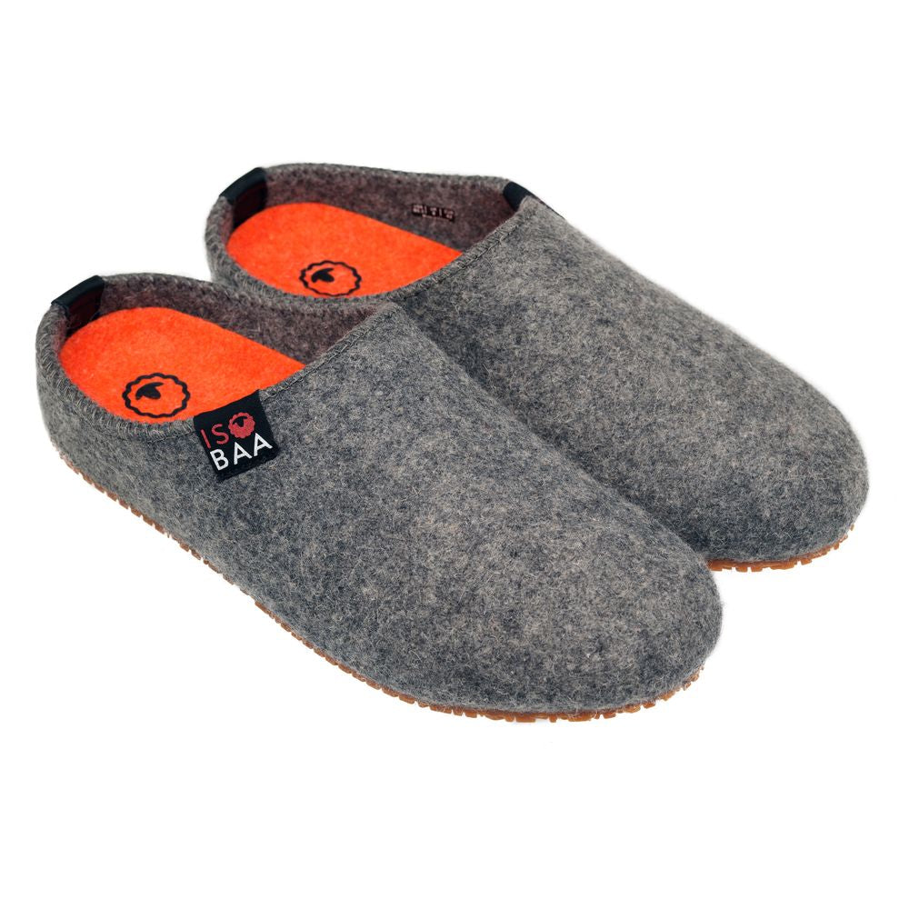Isobaa | Merino Wool Blend Slippers (Charcoal/Orange) | Comfort that lasts – Isobaa's Merino blend slippers are your companions for relaxation both indoors and out.