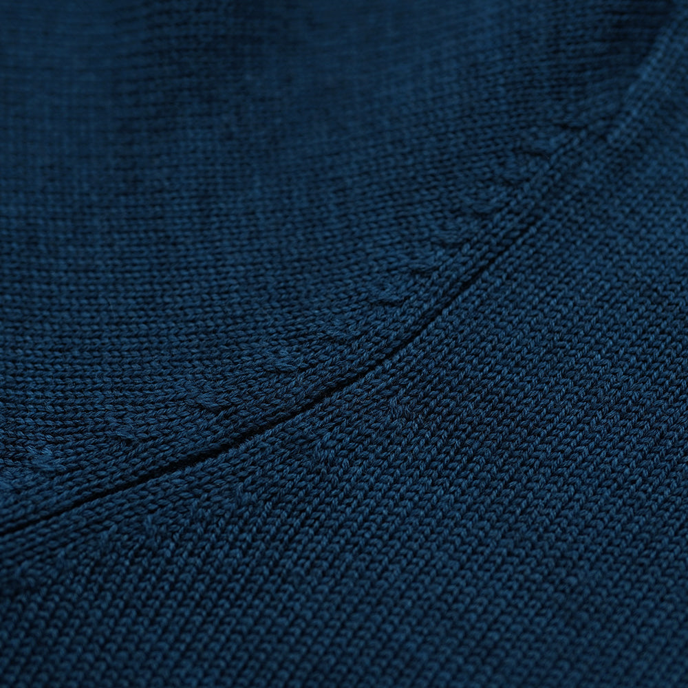 Isobaa | Mens Merino Zip Sweater (Petrol) | Discover exceptional warmth, comfort, and everyday versatility with our extrafine Merino wool sweater.