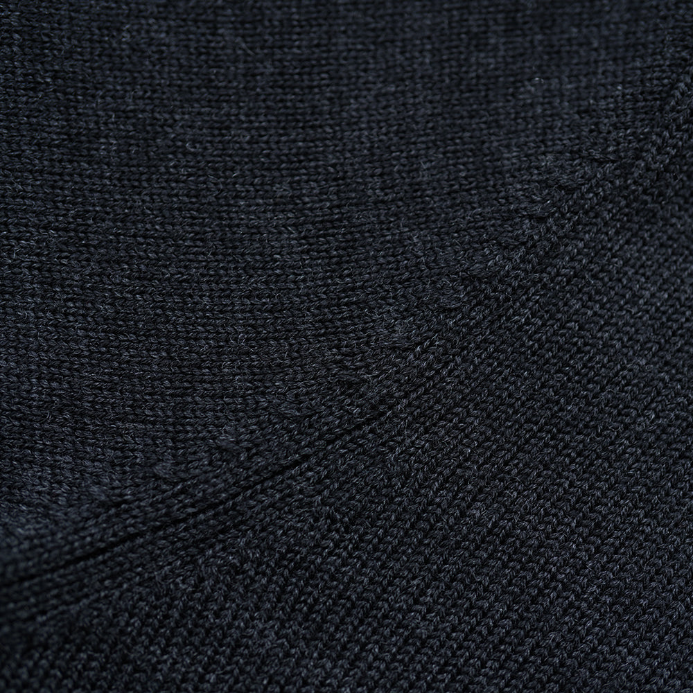 Isobaa | Mens Merino Zip Sweater (Black) | Discover exceptional warmth, comfort, and everyday versatility with our extrafine Merino wool sweater.