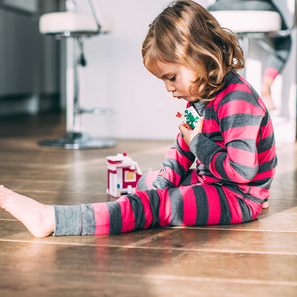 Isobaa | Kids Merino Blend 200 Leggings (Stripe Smoke/Fuchsia) | Gift all-day comfort and performance with Isobaa's Merino Wool tights.