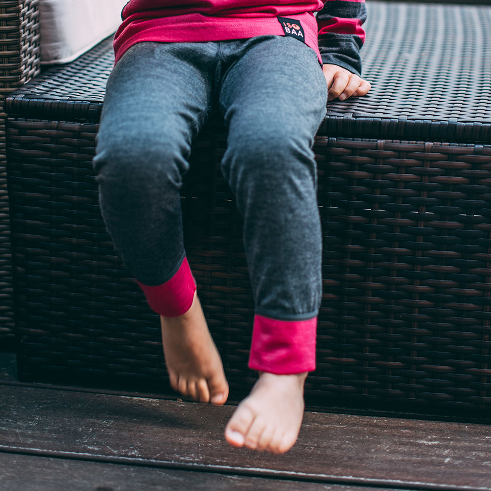 Isobaa | Kids Merino Blend 200 Leggings (Smoke/Fuchsia) | Gift all-day comfort and performance with Isobaa's Merino Wool tights.