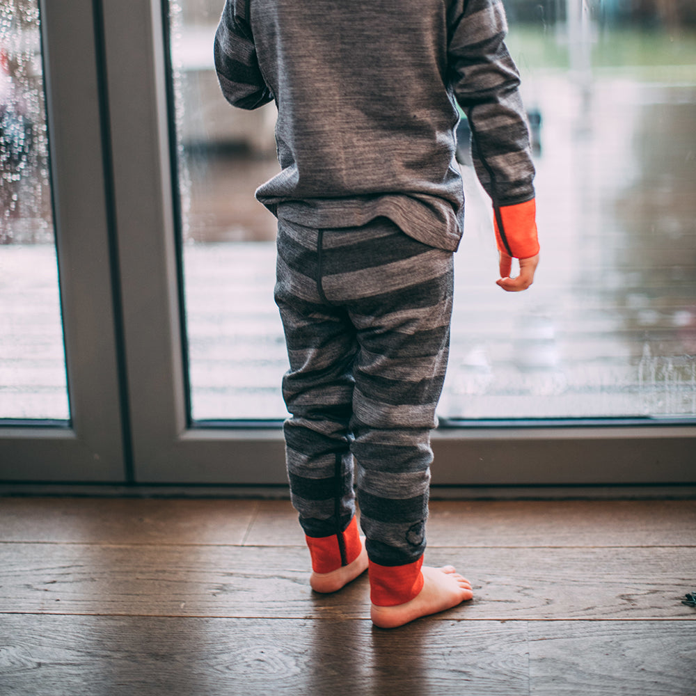 Isobaa | Kids Merino Blend 200 Leggings (Stripe Charcoal/Smoke) | Gift all-day comfort and performance with Isobaa's Merino Wool tights.