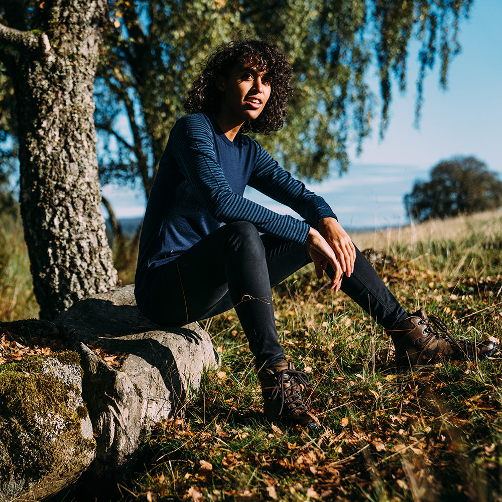 Isobaa | Womens Merino 180 Long Sleeve Crew (Stripe Navy/Denim) | Get outdoors with the ultimate Merino wool long-sleeve top. | Model: Micah