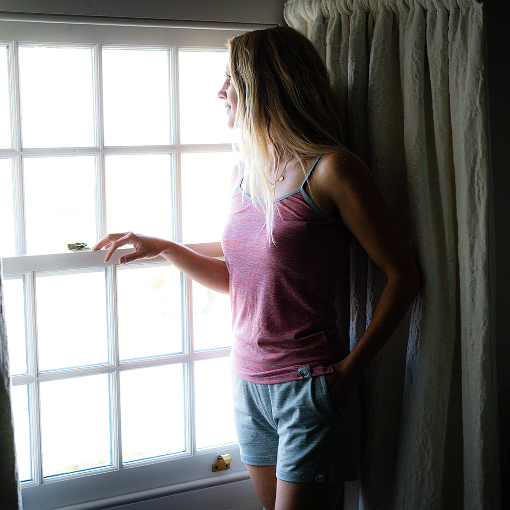 Isobaa | Womens Merino Blend 160 PJ Cami (Blush Melange) | Indulge in cosy evenings and restful nights with Isobaa's Merino blend cami. | Model: Amy