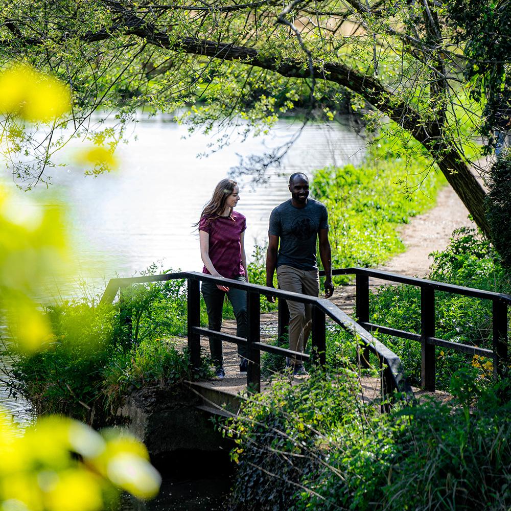 Isobaa | Mens Merino 150 Mountains Tee (Smoke) | Gear up for adventure with our superfine Merino Tee. | Model: Michael