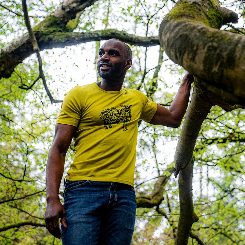 Isobaa | Mens Merino 150 Sheep Tee (Lime) | Gear up for everyday adventures in Isobaa's superfine Merino Tee.