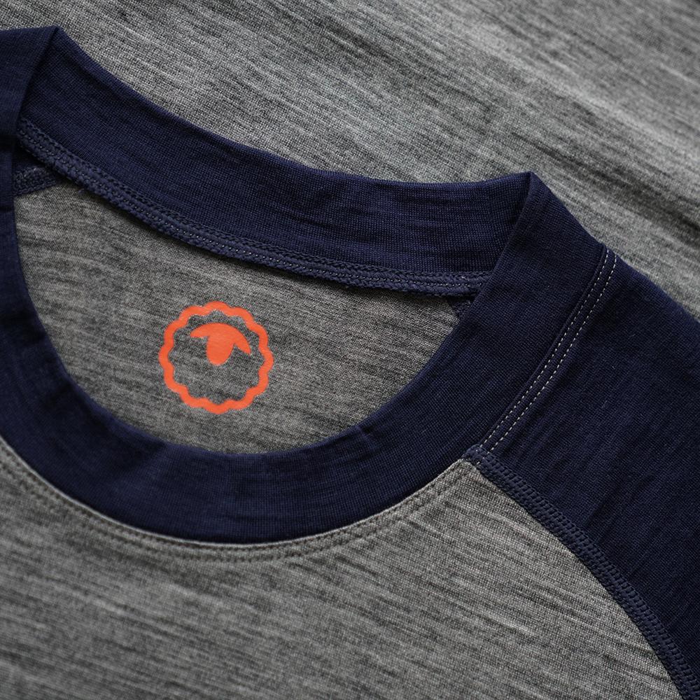 Isobaa | Mens Merino 180 Baseball Crew (Charcoal/Navy) | Experience the power of Merino wool with this ultimate outdoor base layer.