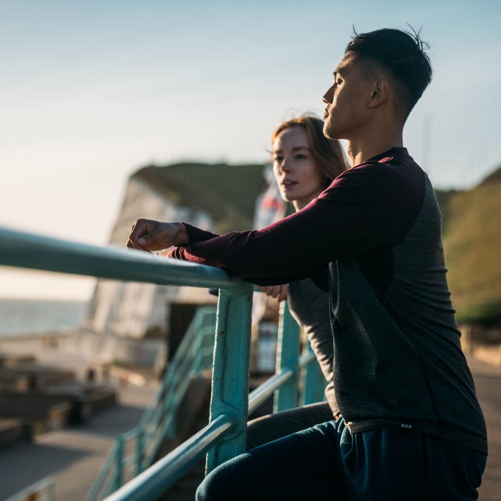 Isobaa | Mens Merino 180 Baseball Crew (Smoke/Wine) | Experience the power of Merino wool with this ultimate outdoor base layer. | Model: Donald