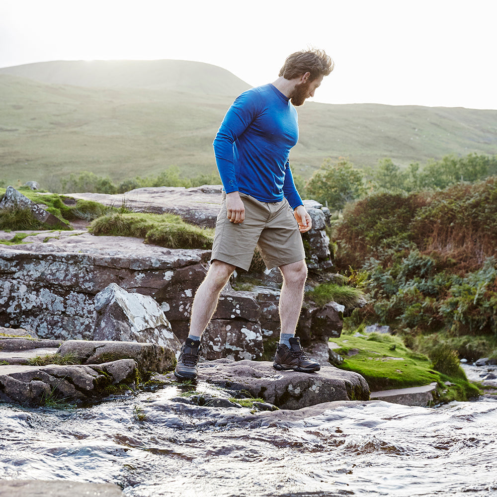 Isobaa | Mens Merino 180 Long Sleeve Crew (Blue) | Get outdoors with the ultimate Merino wool long-sleeve top. | Model: Craig