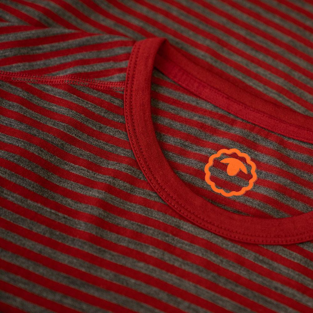 Isobaa | Mens Merino 180 Long Sleeve Crew (Mini Stripe Red/Smoke) | Get outdoors with the ultimate Merino wool long-sleeve top.