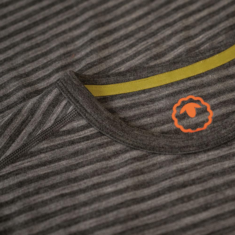 Isobaa | Mens Merino 180 Long Sleeve Crew (Mini Stripe Smoke/Charcoal) | Get outdoors with the ultimate Merino wool long-sleeve top.