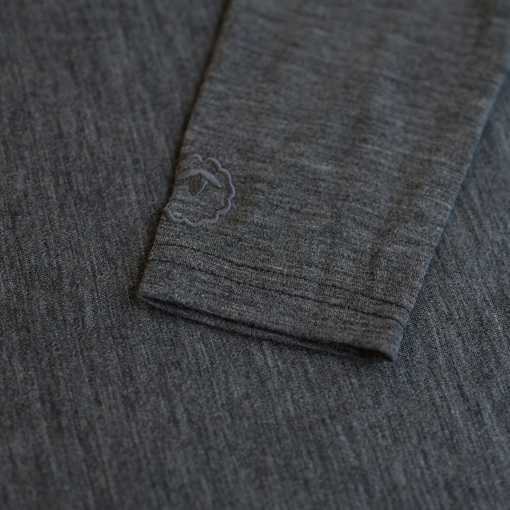 Isobaa | Mens Merino 180 Long Sleeve Crew (Smoke) | Get outdoors with the ultimate Merino wool long-sleeve top.