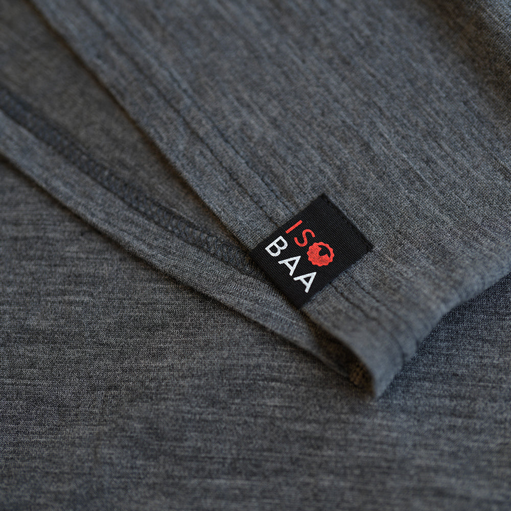 Isobaa | Mens Merino 180 Long Sleeve Crew (Smoke) | Get outdoors with the ultimate Merino wool long-sleeve top.