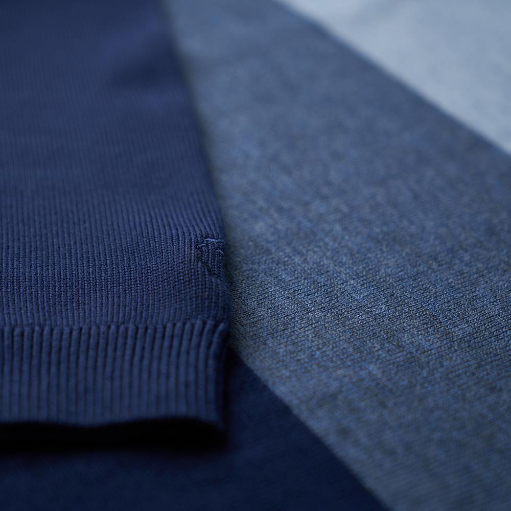 Isobaa | Mens Merino Block Stripe Sweater (Navy/Denim/Sky) | Discover effortless style and exceptional comfort with our extrafine 9-gauge Merino wool crew neck sweater.