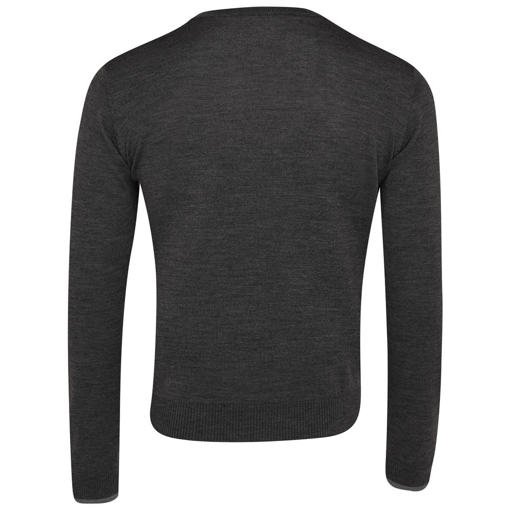 Isobaa | Mens Merino V Neck Sweater (Smoke/Charcoal) | Stay comfortable on the go with our V-neck sweater crafted from superfine Merino wool.