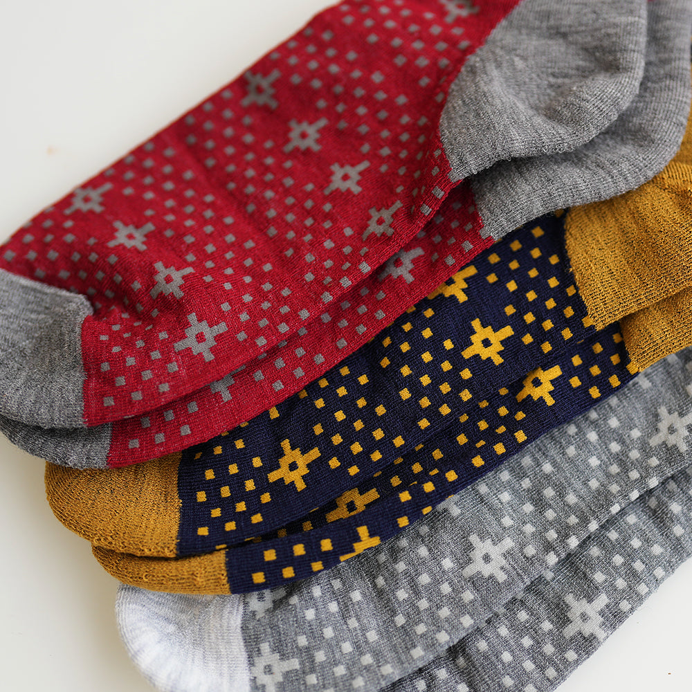 Isobaa | Merino Blend Festive Socks (3 Pack - Navy/Smoke/Red) | Festive feet await! Chase away the winter chill with Isobaa's Merino blend festive socks (3-pack).