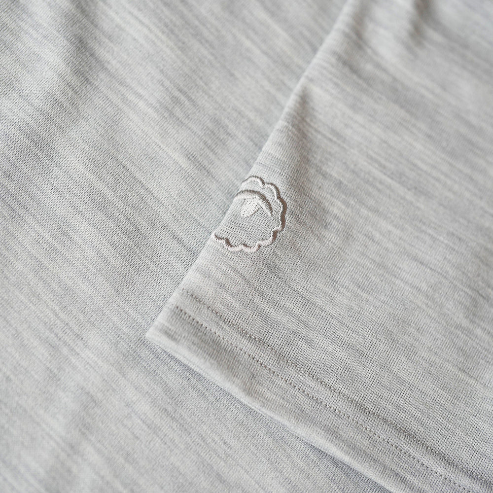 Isobaa | Womens IsoSoft 180 Short Sleeve Crew (Cloud) | Performance-driven Merino short-sleeved top.