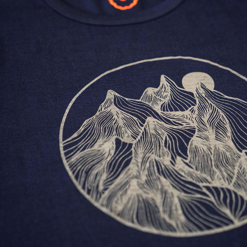 Isobaa | Womens Merino 150 Mountains Tee (Navy) | Gear up for adventure with our superfine Merino Tee.