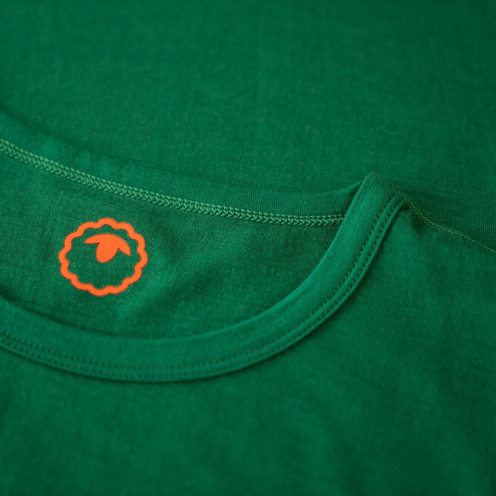 Isobaa | Womens Merino 150 Sheep Tee (Green) | Gear up for everyday adventures in Isobaa's superfine Merino Tee.