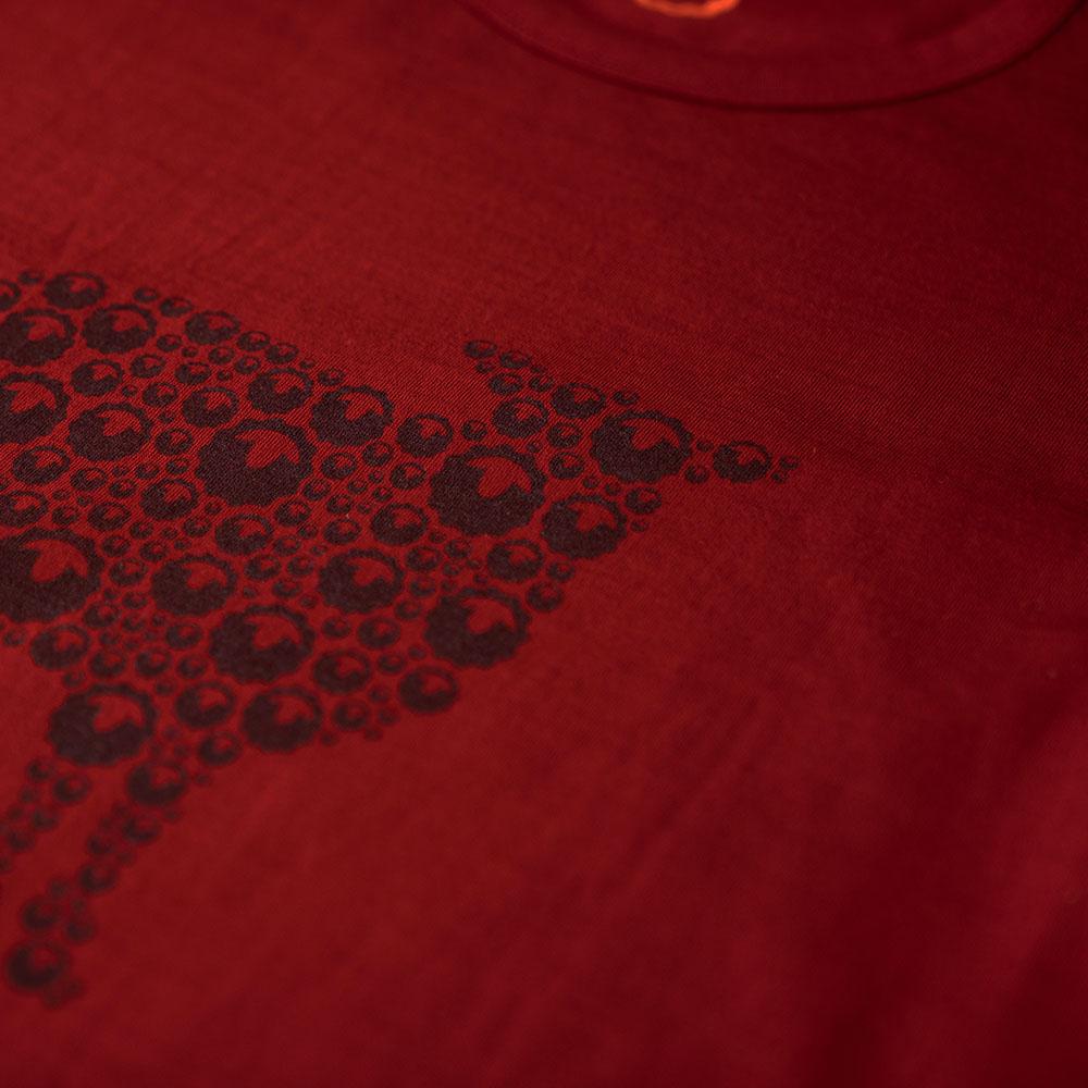 Isobaa | Womens Merino 150 Sheep Tee (Red) | Gear up for everyday adventures in Isobaa's superfine Merino Tee.