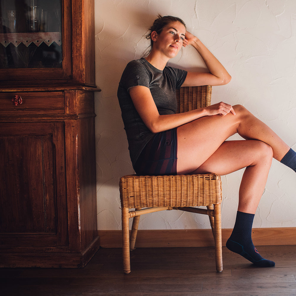 Isobaa | Womens Merino 150 Short Sleeve Crew (Smoke) | Gear up for performance and comfort with Isobaa's technical Merino short-sleeved top. | Model: Jess