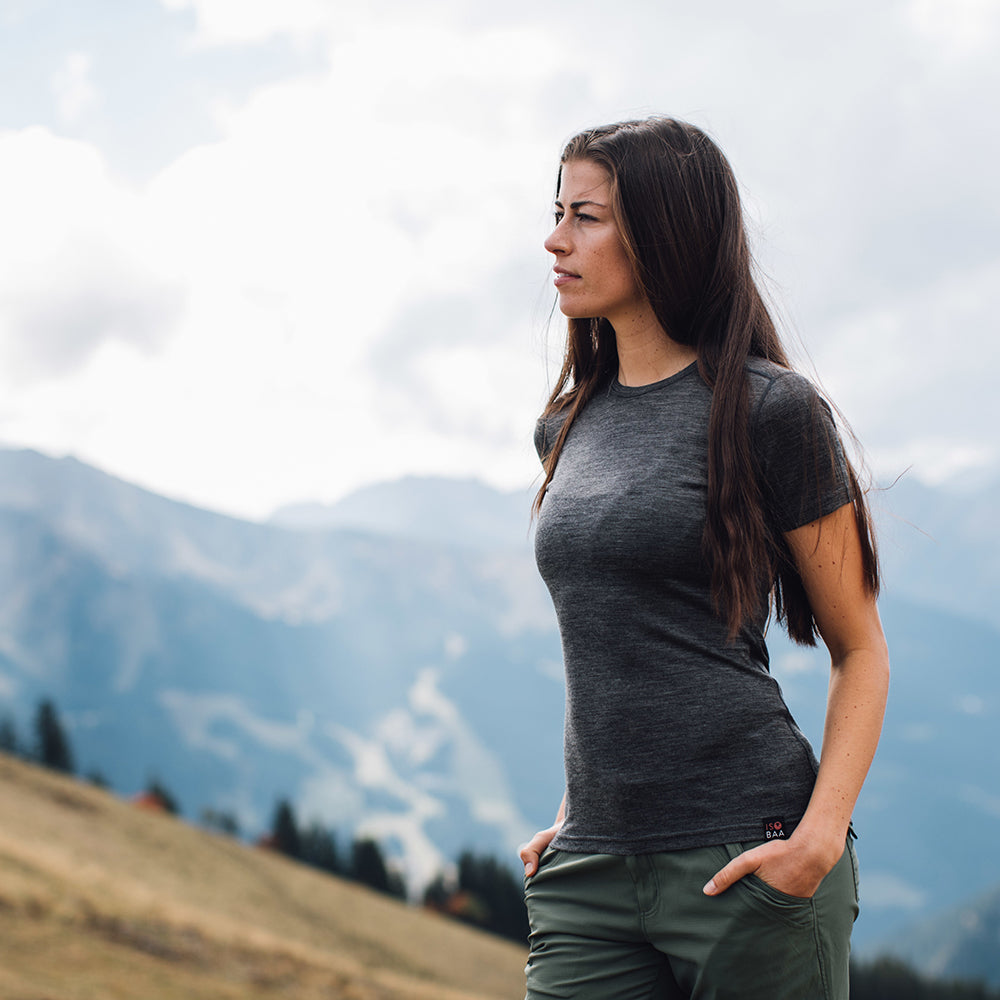 Isobaa | Womens Merino 150 Short Sleeve Crew (Smoke) | Gear up for performance and comfort with Isobaa's technical Merino short-sleeved top. | Model: Jess
