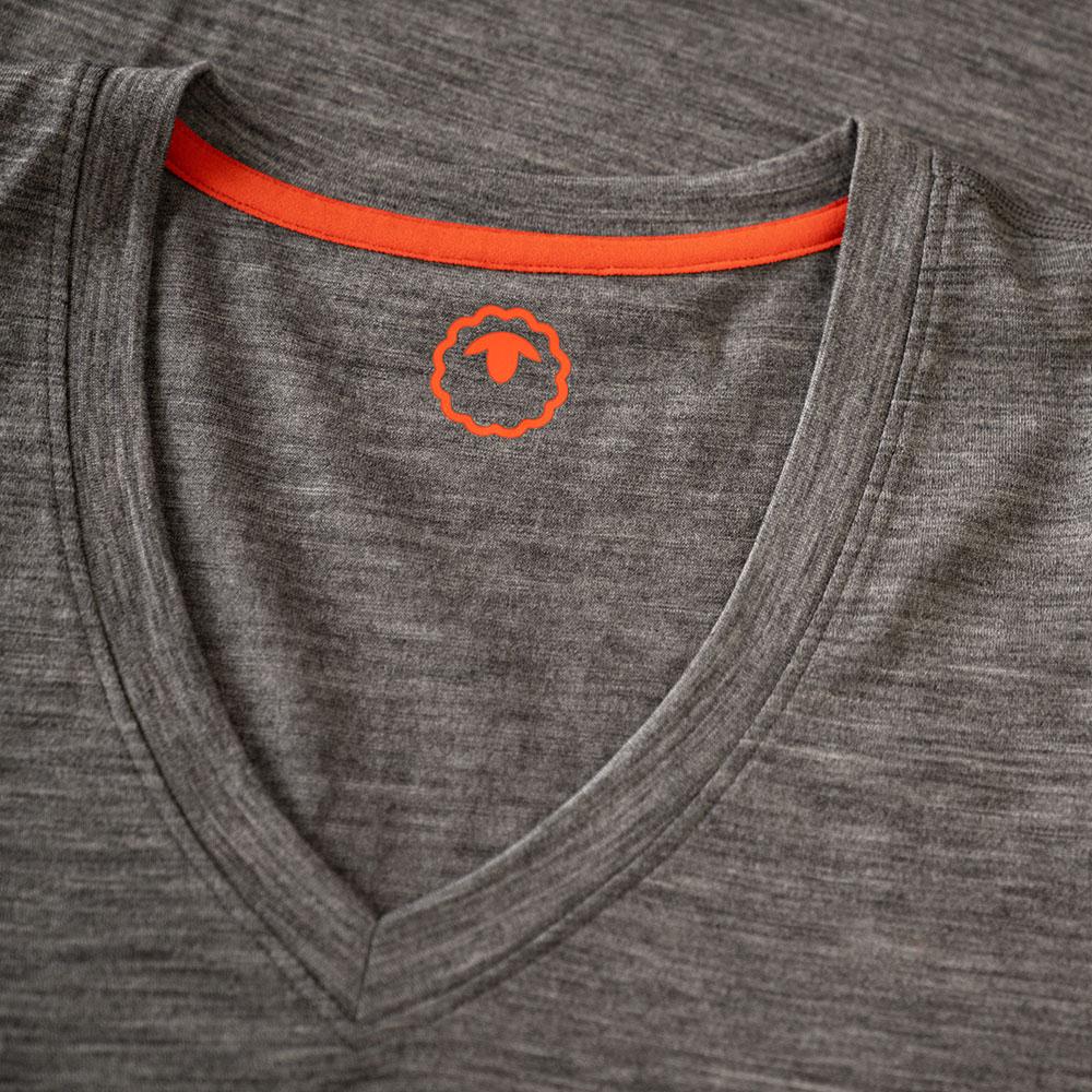 Isobaa | Womens Merino 150 V-Neck Tee (Charcoal) | Embark on new adventures with Isobaa's superfine Merino V-neck Tee.